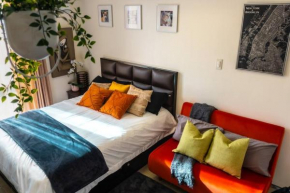 Luxury Resort Condo in Pasig FastWifiPoolSmartLock